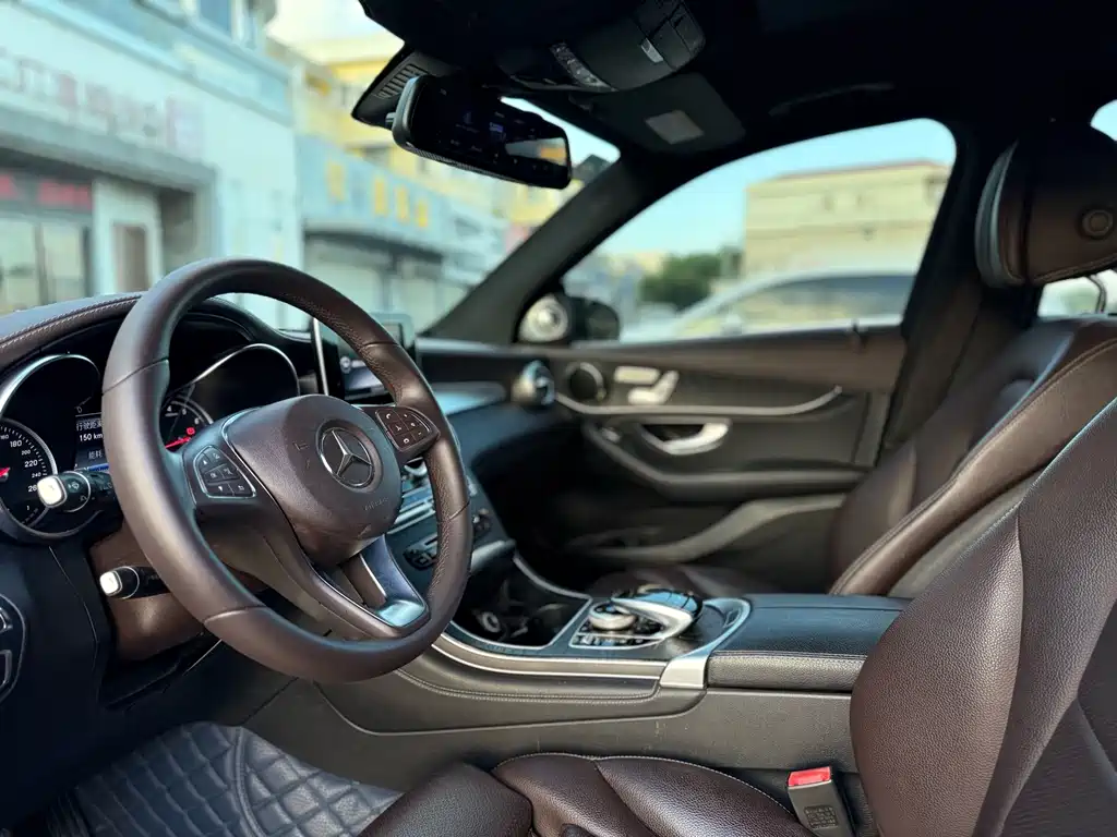 Mercedes-Benz GLC 2017 — фото 11