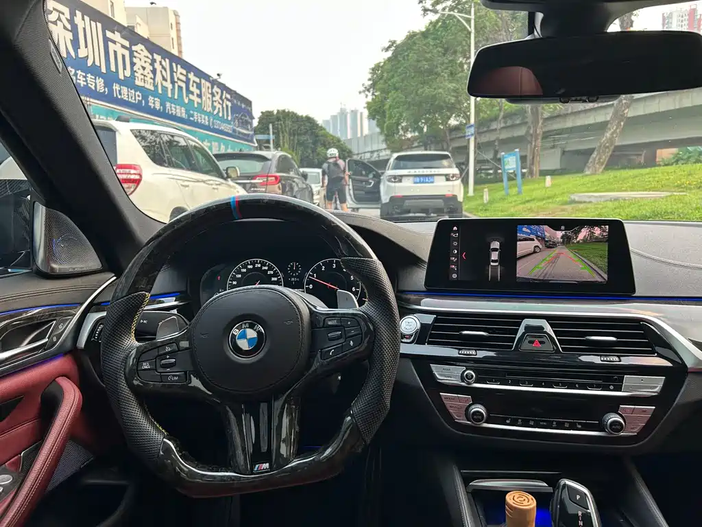BMW 5 Series 2019 — фото 11