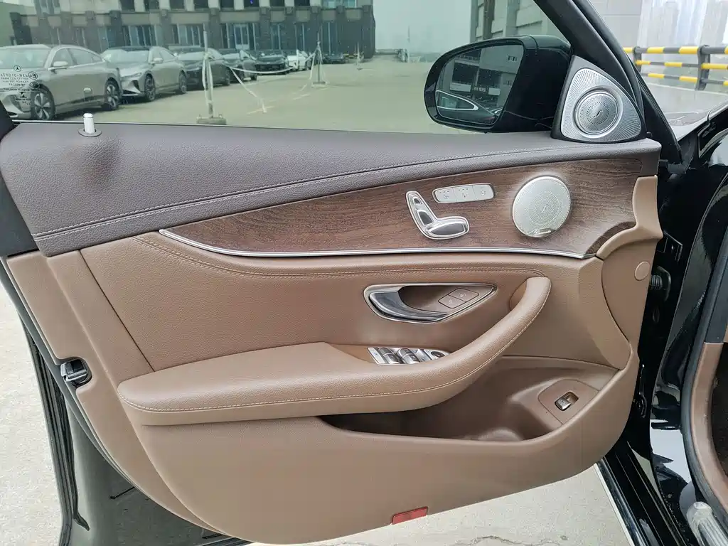 Mercedes-Benz E-Class 2020 — фото 10