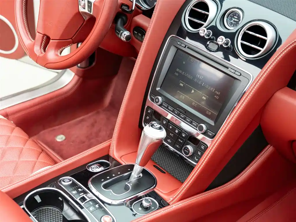 Bentley Continental 2019 — фото 13