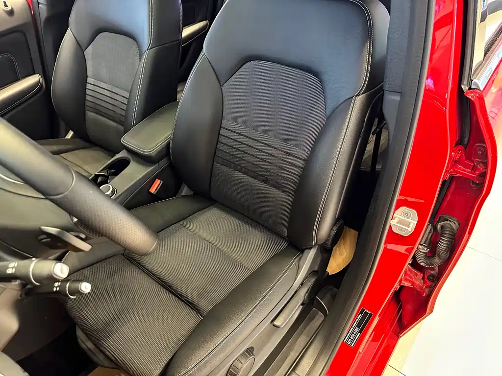 Mercedes-Benz B-Class 2016 — фото 12