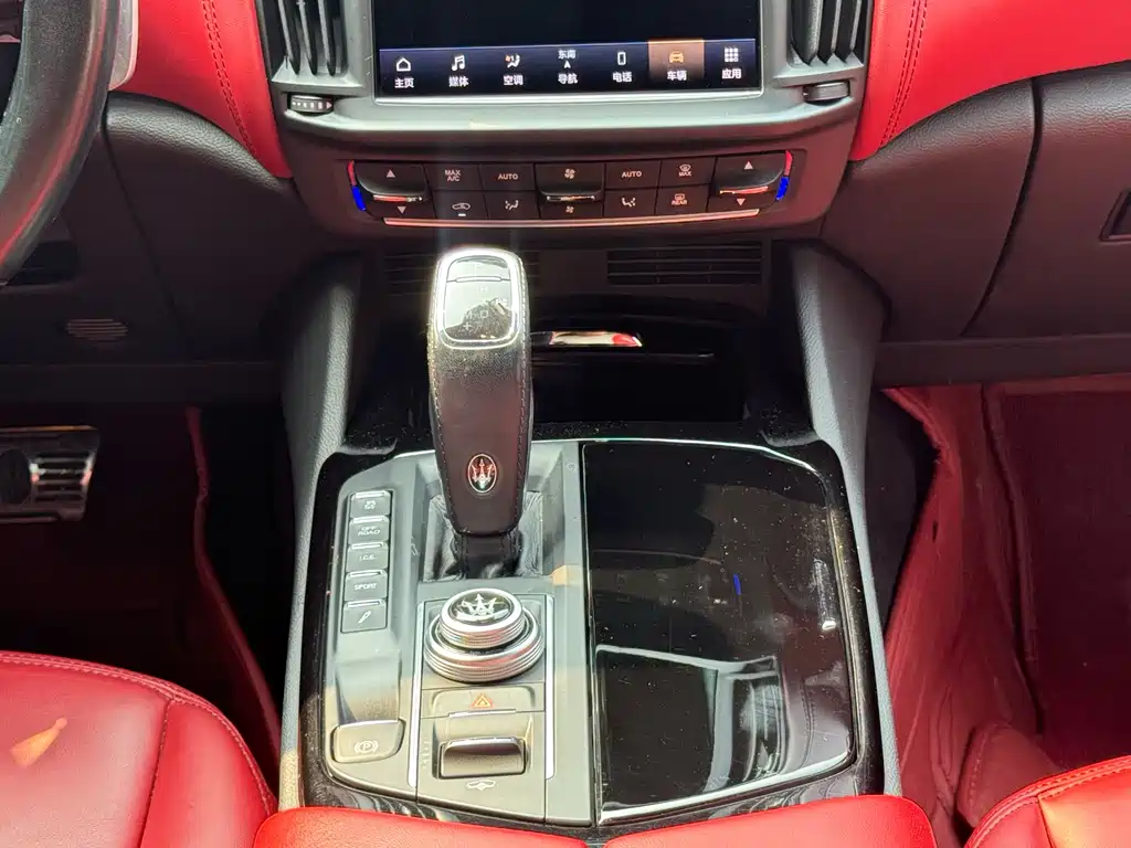 Maserati Levante 2021 — фото 12