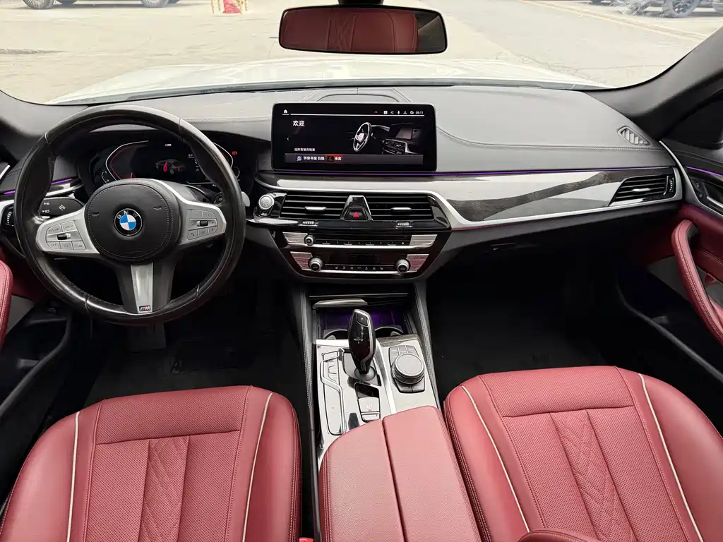 BMW 5 Series 2023 — фото 10