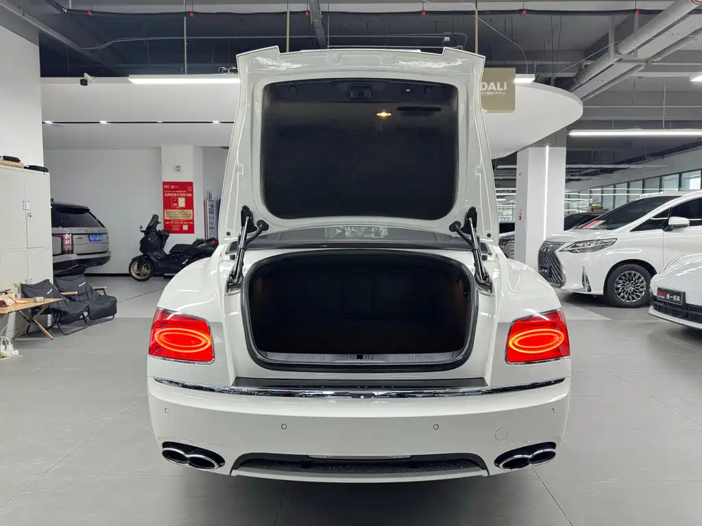 Bentley Flying Spur 2014 — фото 27
