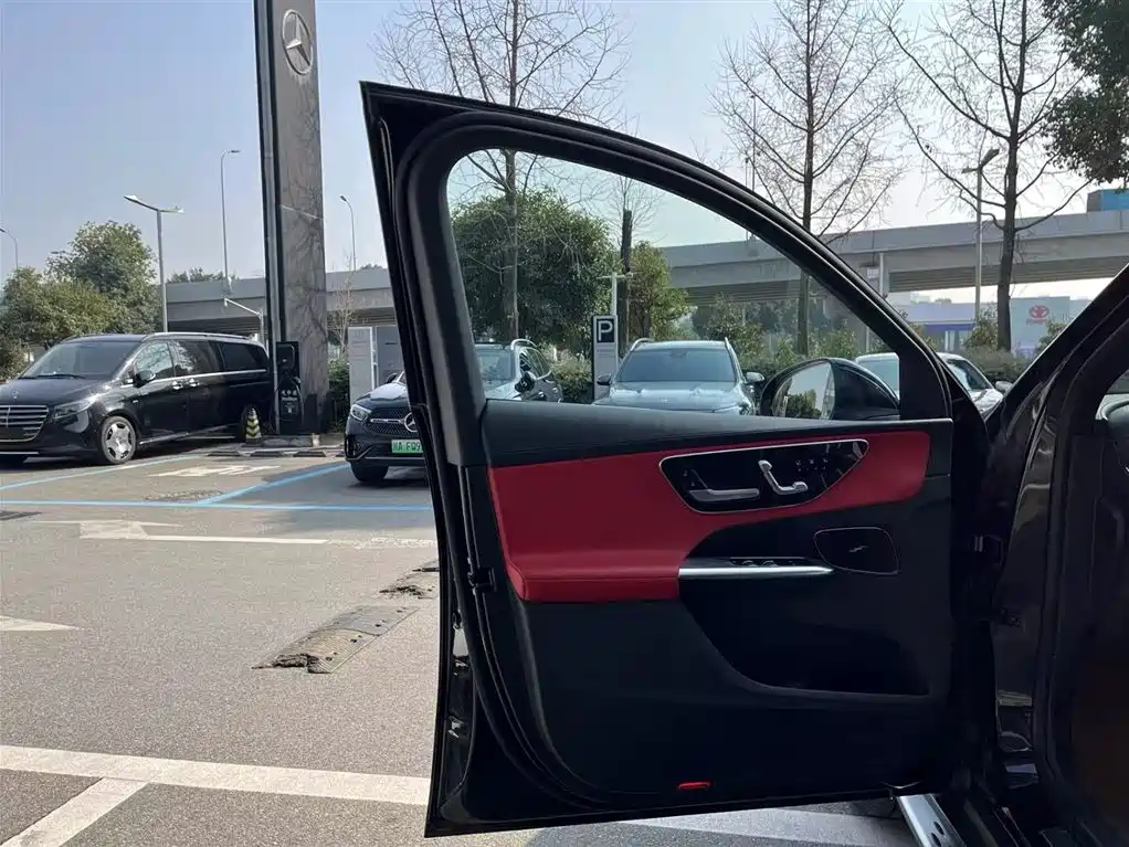 Mercedes-Benz GLC EV — фото 20