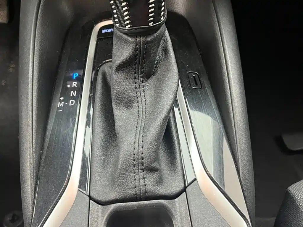 Toyota Corolla 2021 — фото 16