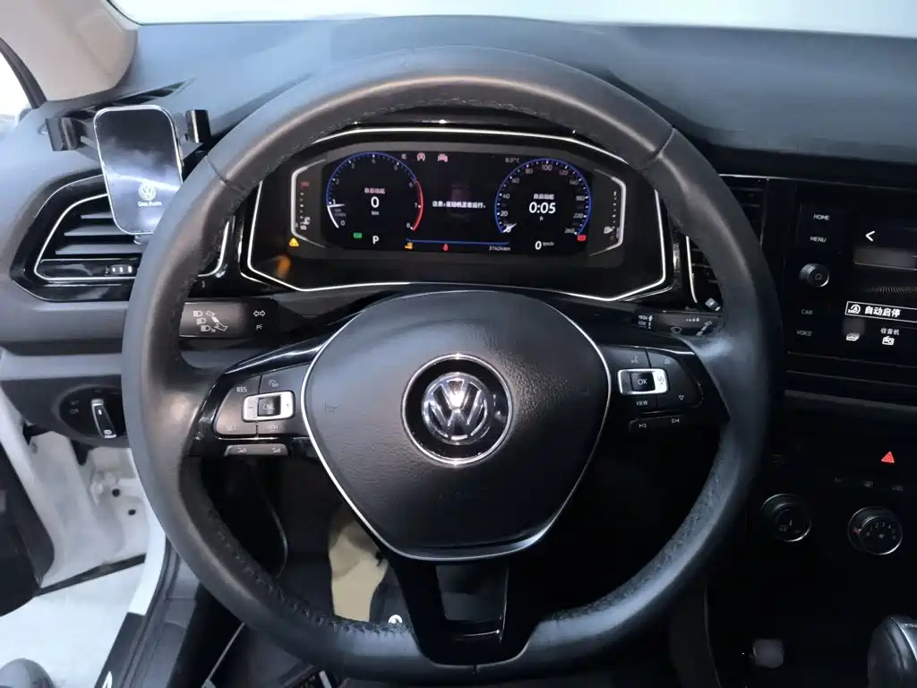 Volkswagen T-Roc 2020 — фото 11