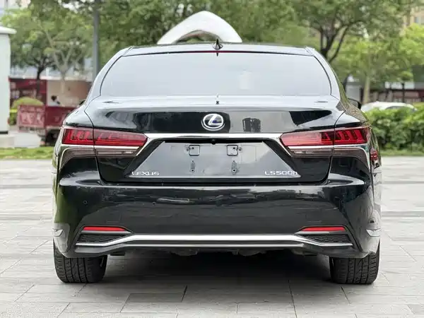 Lexus LS 2020