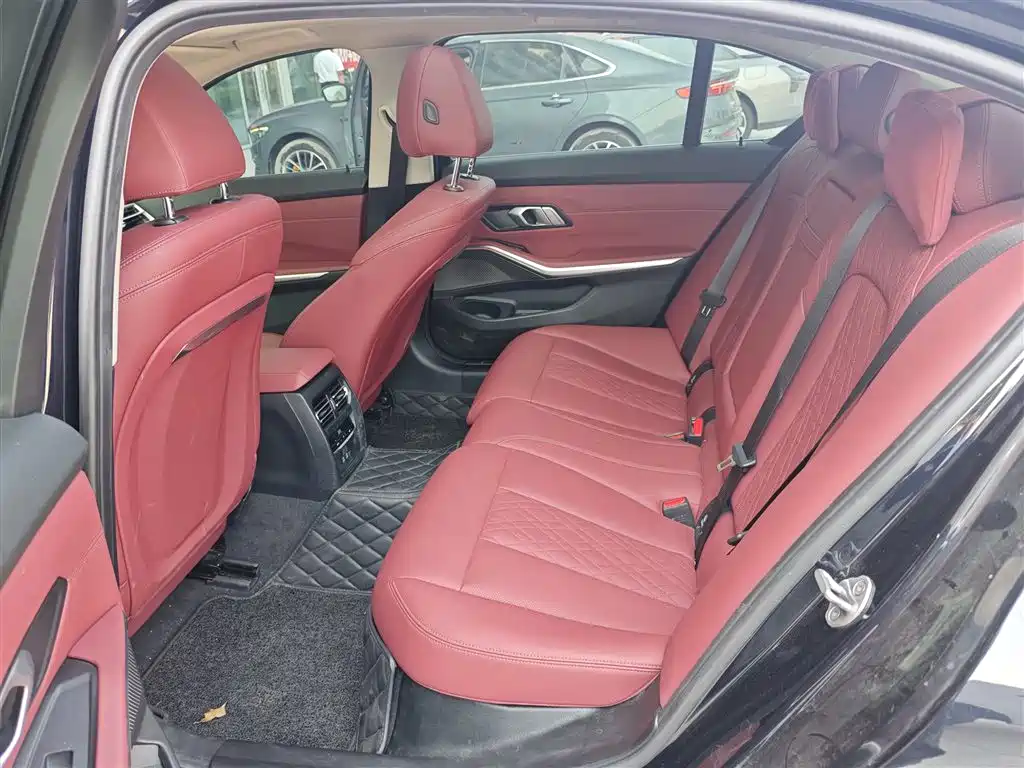 BMW 3 Series 2025 — фото 8