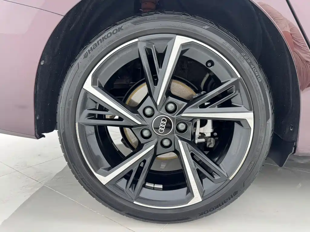 Audi A3 2023 — фото 13