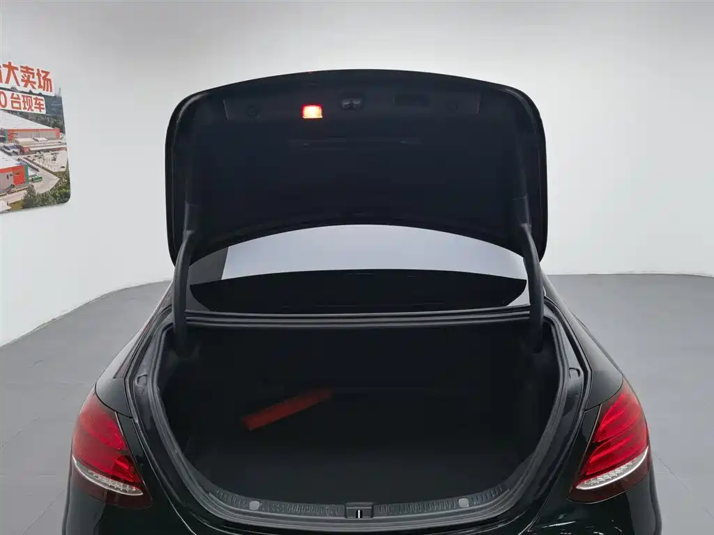 Mercedes-Benz E-Class 2018 — фото 16