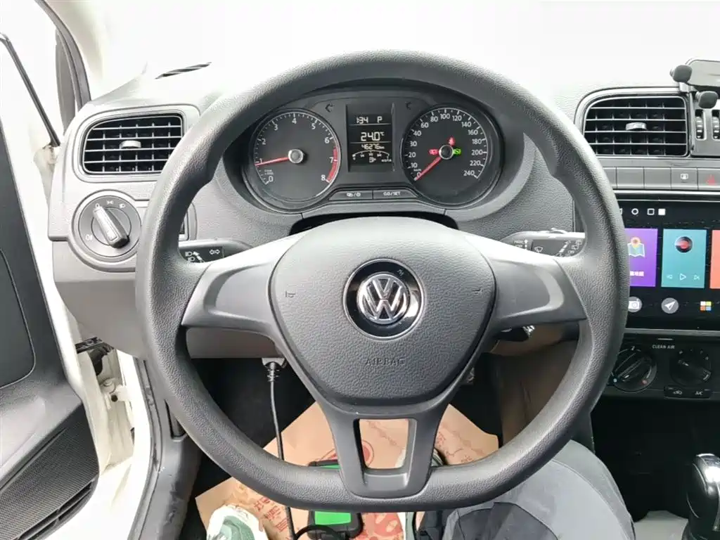 Volkswagen Polo 2018 — фото 11