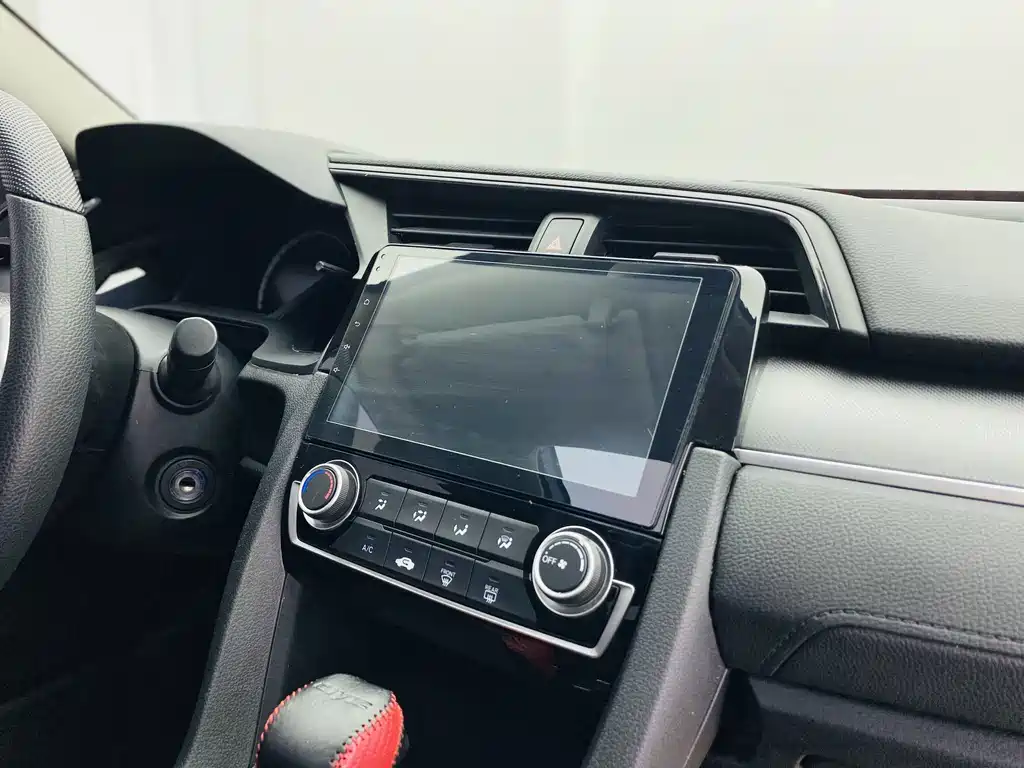Honda Civic 2017 — фото 15