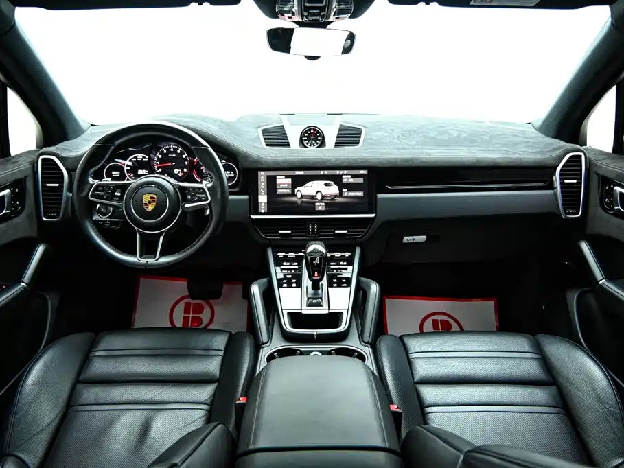 Porsche Cayenne 2020 — фото 15