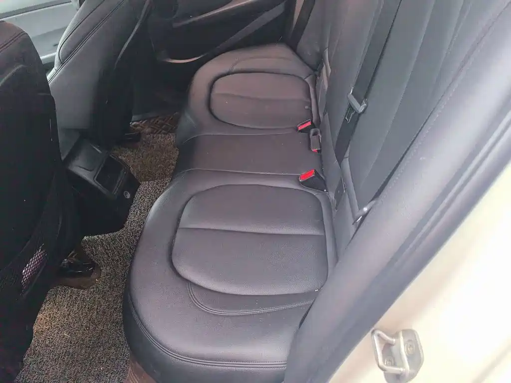 BMW 1 Series 2018 — фото 17