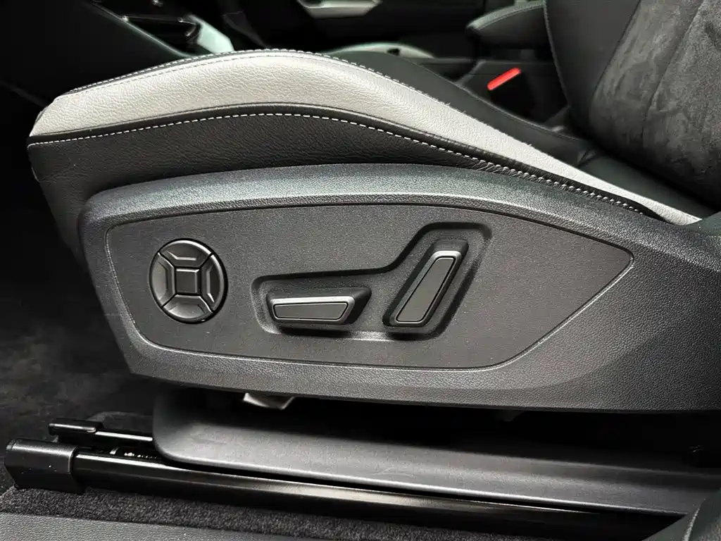 Audi Q3 2023 — фото 17