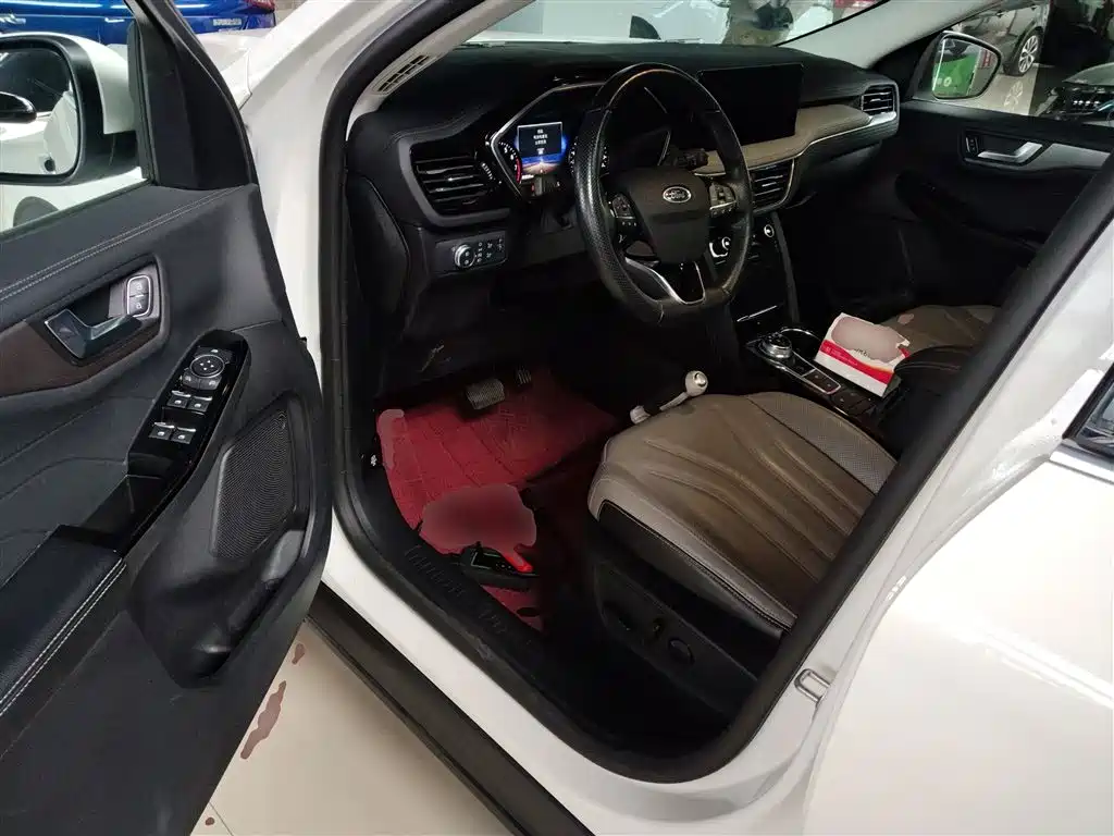Ford Escape 2023 — фото 12