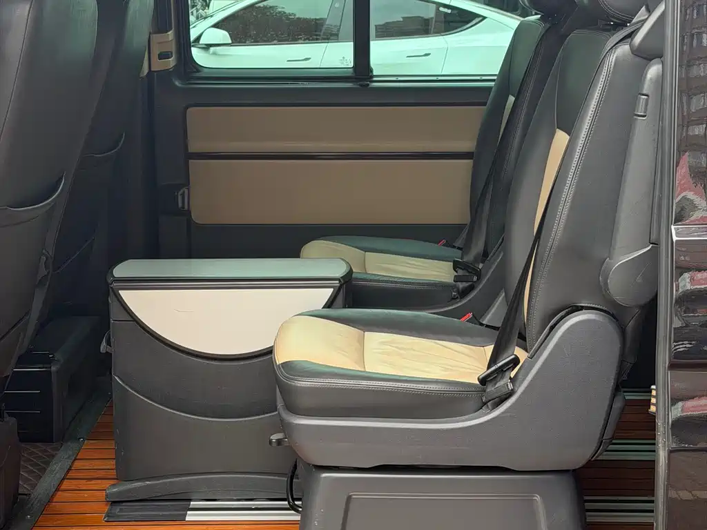 Volkswagen Multivan 2016 — фото 12