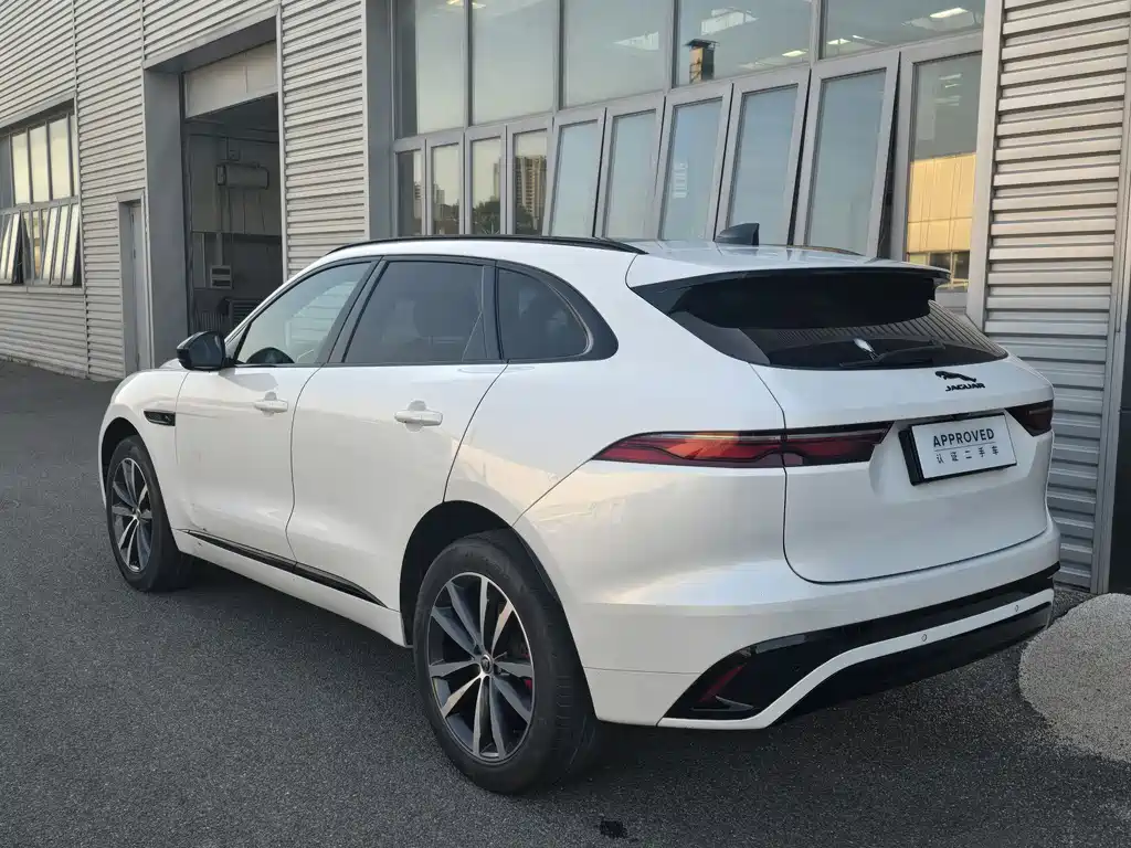 Jaguar F-PACE 2024
