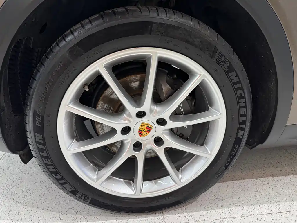 Porsche Cayenne 2019 — фото 15