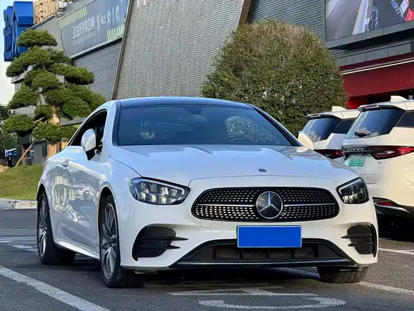 Mercedes-Benz E-Class 2022
