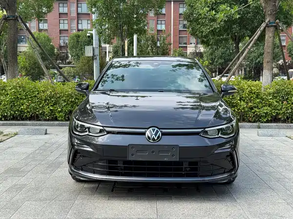 Volkswagen Golf 2021