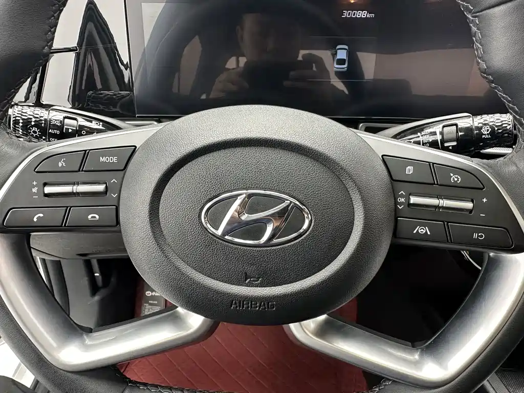 Hyundai Elantra 2023 — фото 15