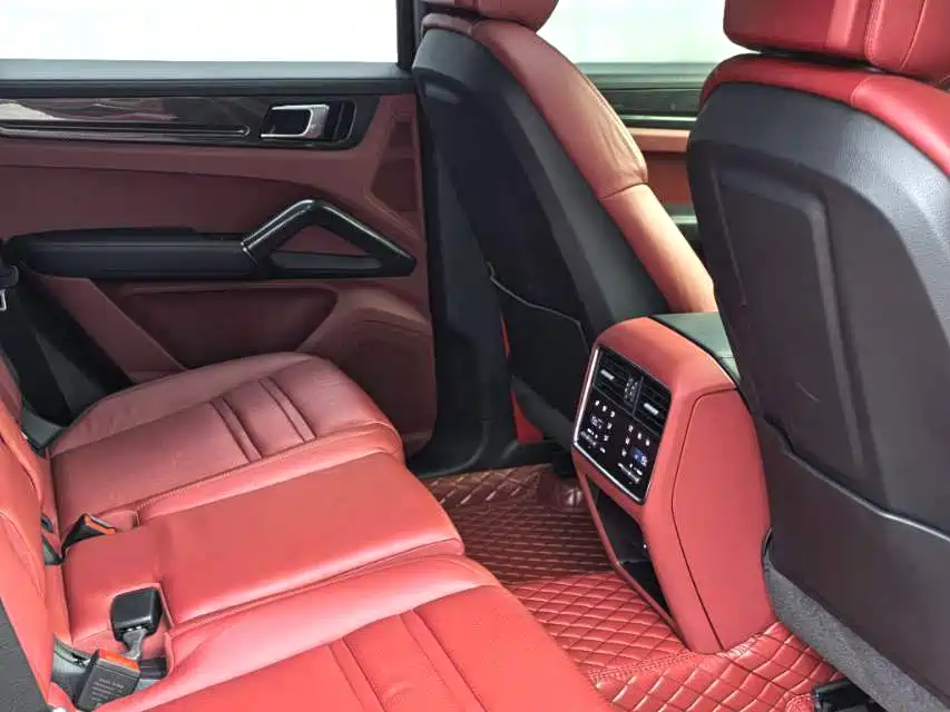 Porsche Cayenne 2019 — фото 11