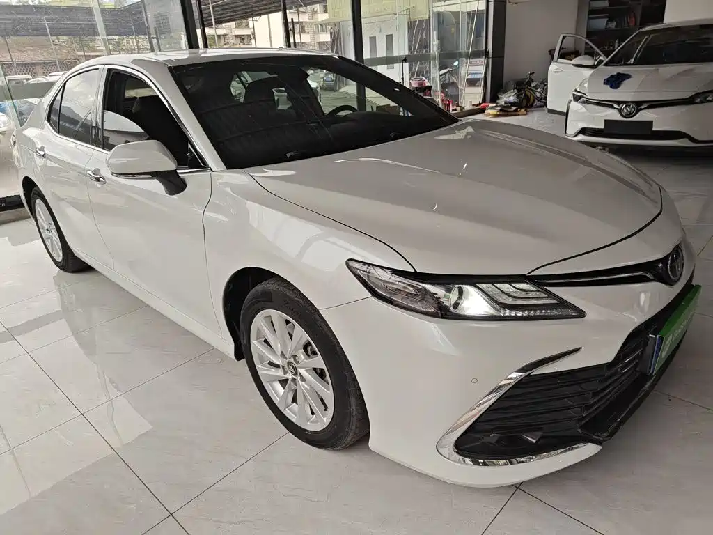 Toyota Camry 2021 — фото 4