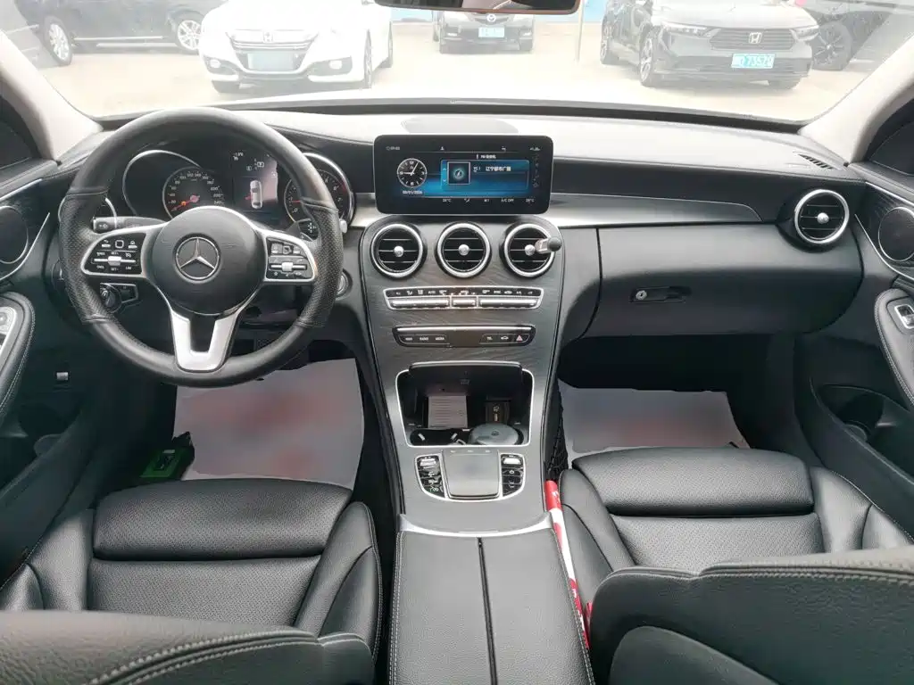 Mercedes-Benz C-Class 2018 — фото 10