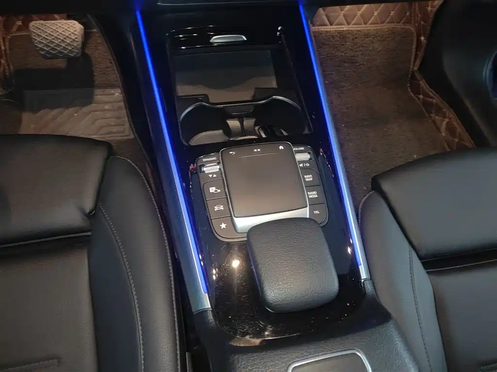 Mercedes-Benz GLA 2021 — фото 12