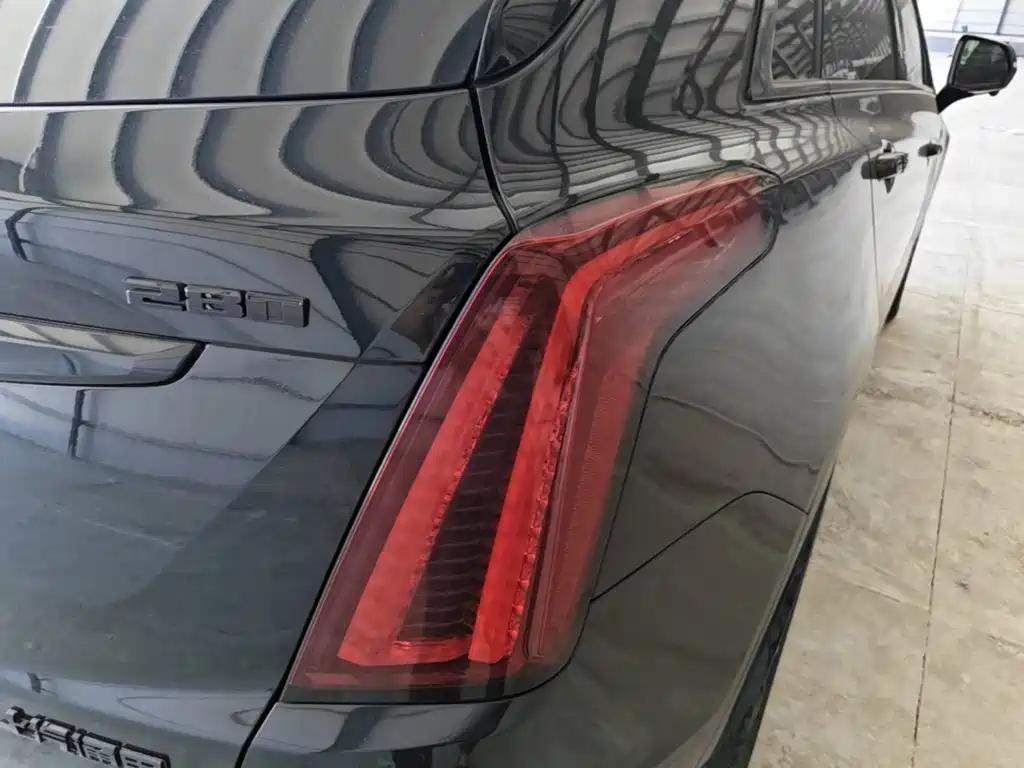 Cadillac XT5 2021 — фото 8