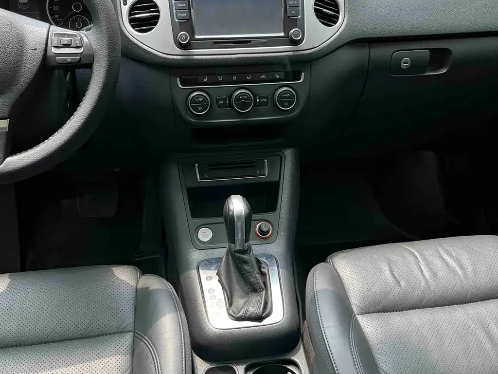 Volkswagen Tiguan 2015 — фото 23