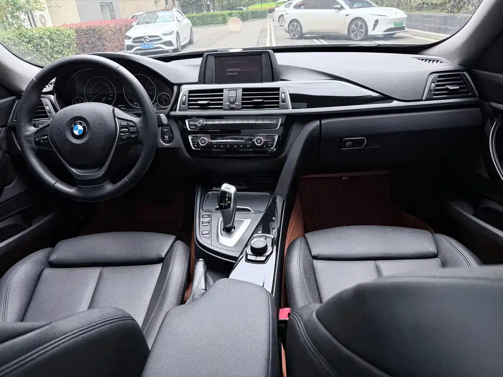 BMW 3 Series GT 2018 — фото 8