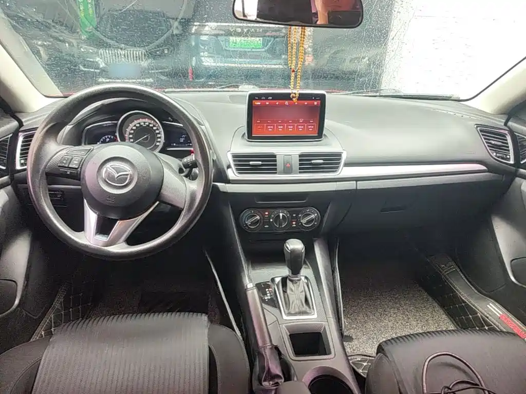 Mazda 3 Axela 2016 — фото 10