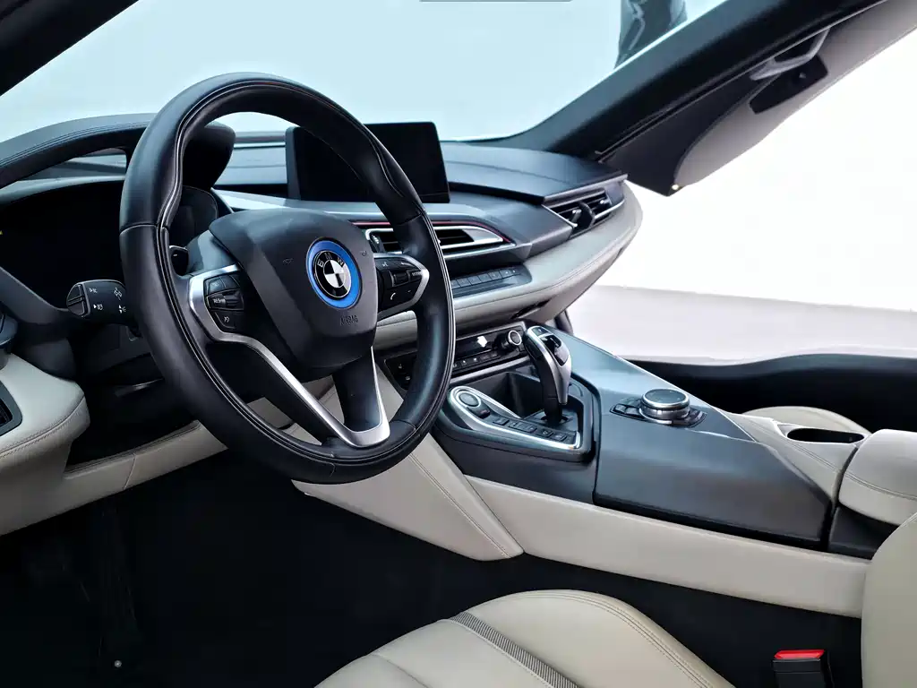 BMW i8 2017 — фото 31