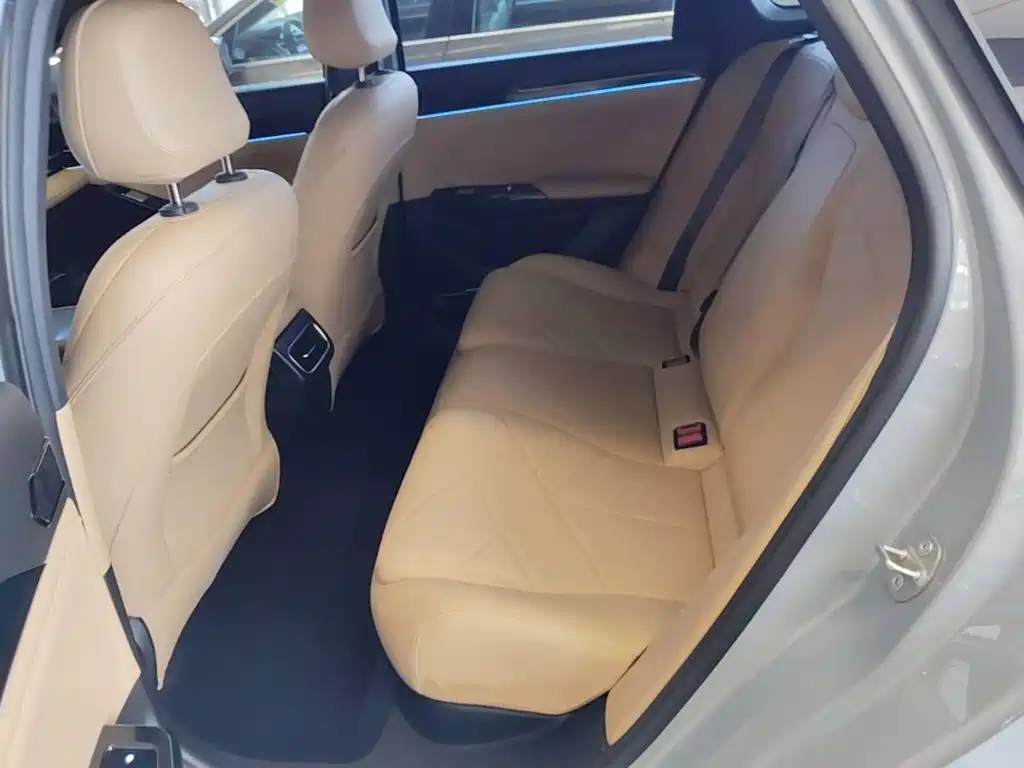 Geely Galaxy L6 2024 — фото 17