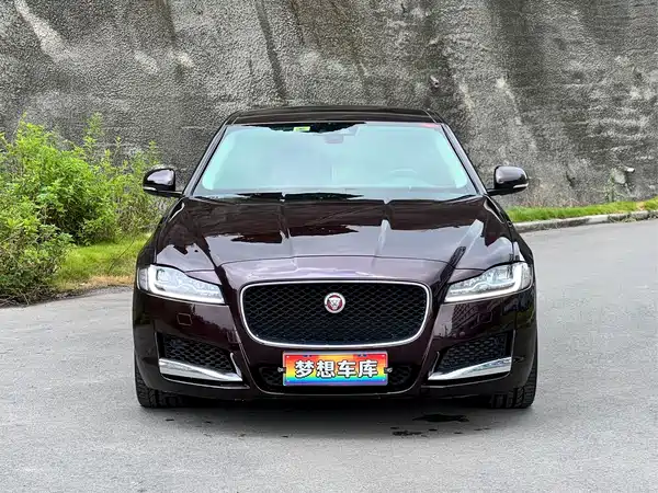 Jaguar XFL 2018