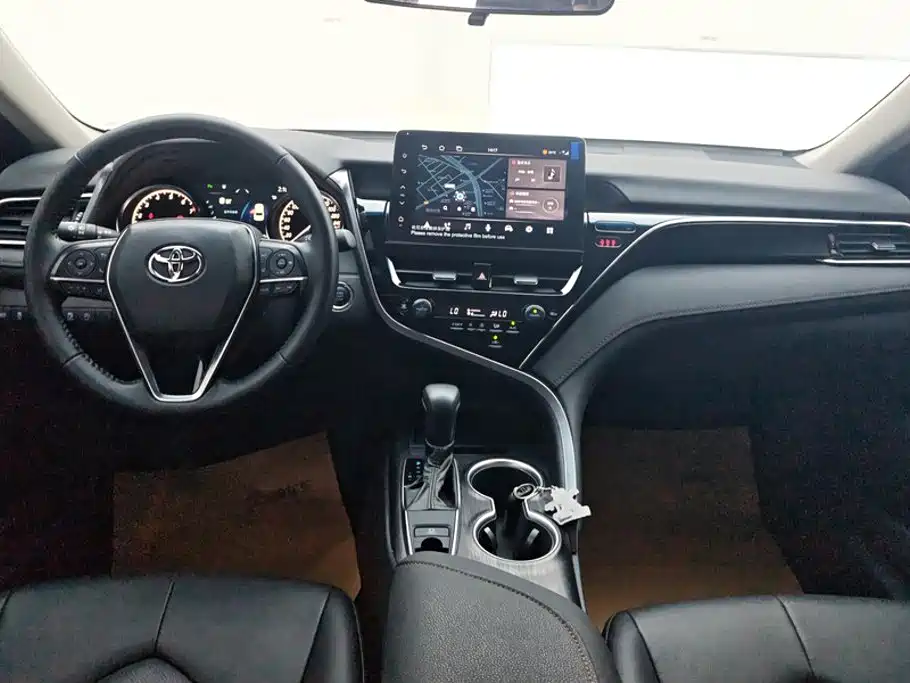 Toyota Camry 2024 — фото 12