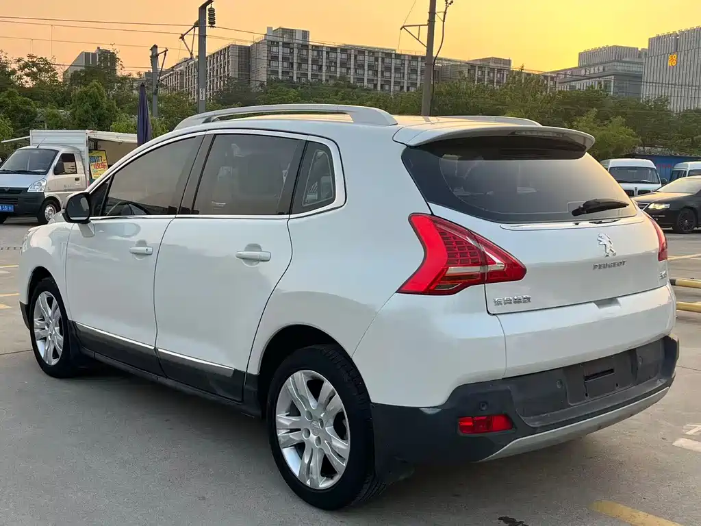 Peugeot 3008 2015 — фото 12