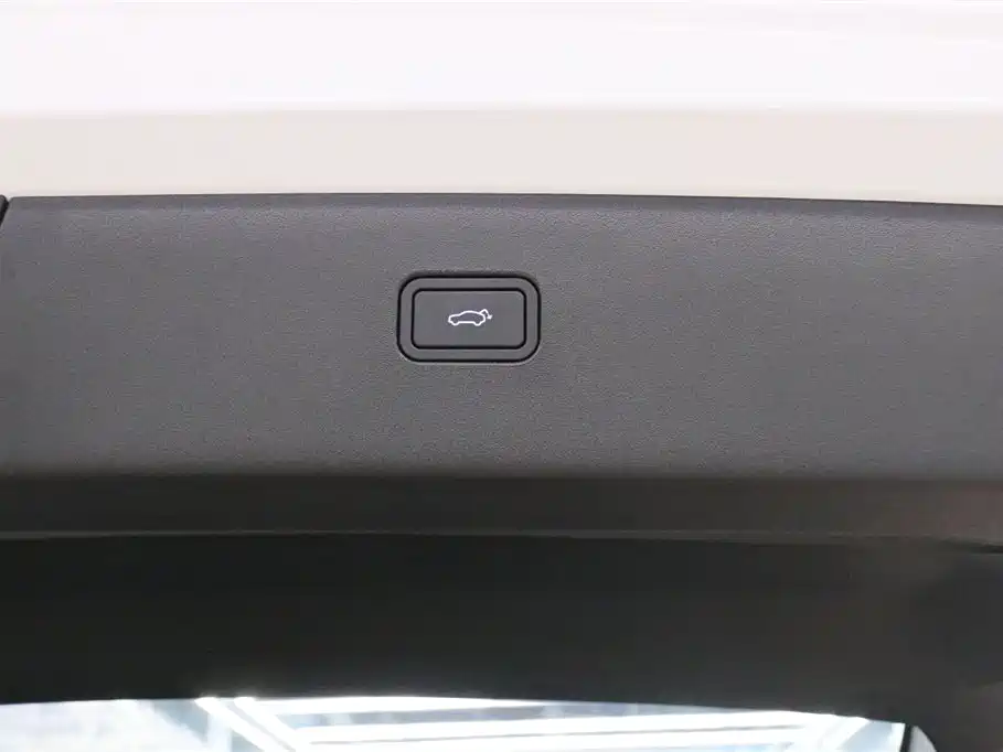 Volvo EX30 — фото 18