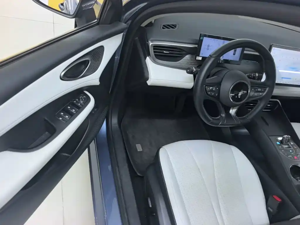BYD Seal 05 DM-i 2025 — фото 16