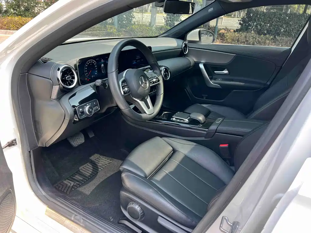 Mercedes-Benz A-Class 2020 — фото 9