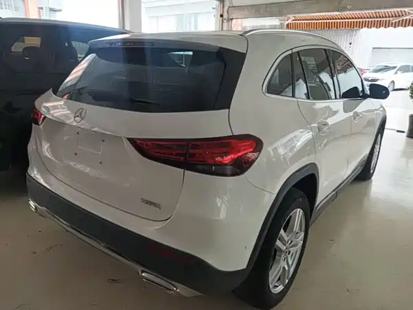 Mercedes-Benz GLA 2021