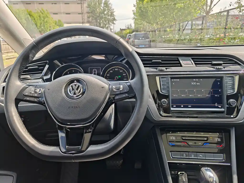 Volkswagen Touran 2020 — фото 17