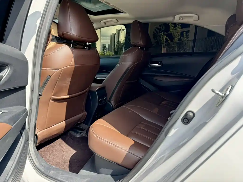Toyota Corolla 2023 — фото 12