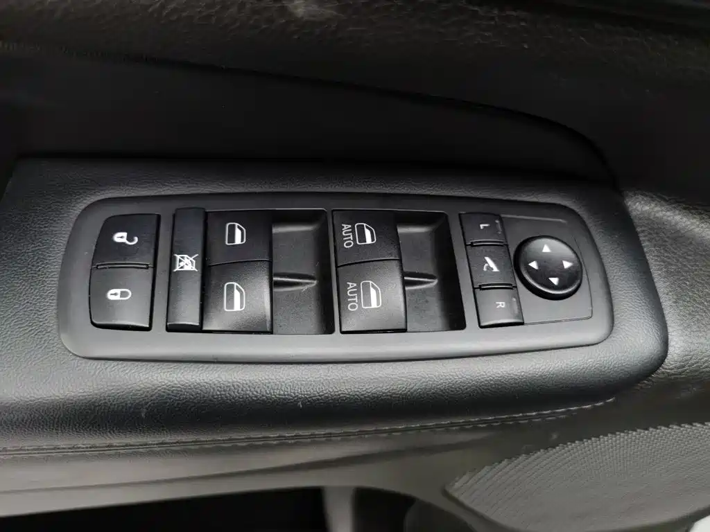 Jeep Grand Cherokee 2020 — фото 9