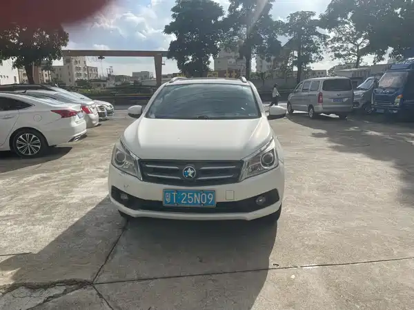 Venucia T70 2016