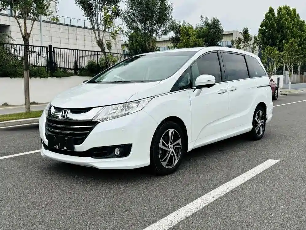 Honda Odyssey 2018 — фото 1