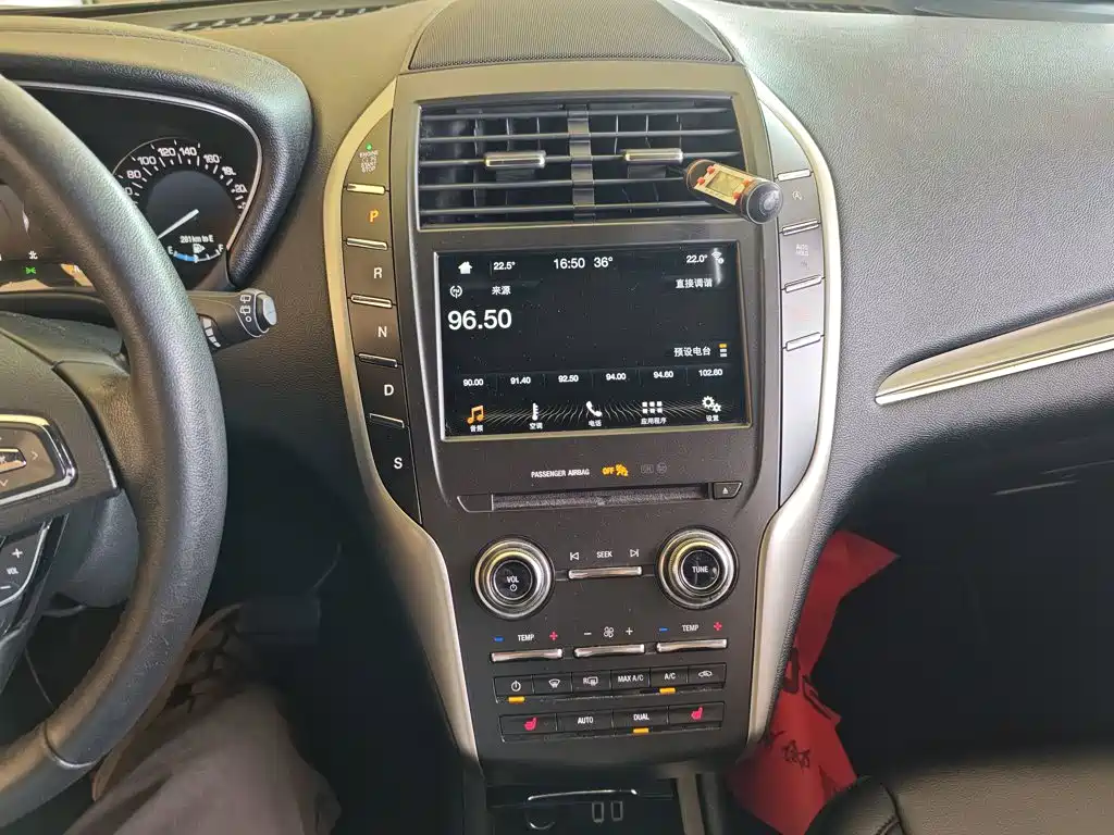 Lincoln MKC 2018 — фото 13